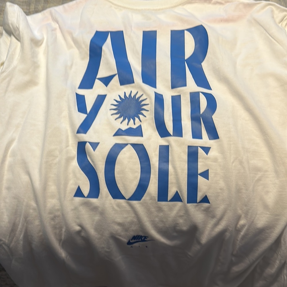 Mens Nike tshirt - Picture 2 of 3